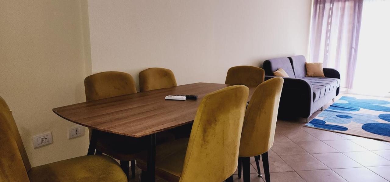 Pleasant Apartment With Free Dedicated Parking In Komuna E Parisit Tirana Kültér fotó