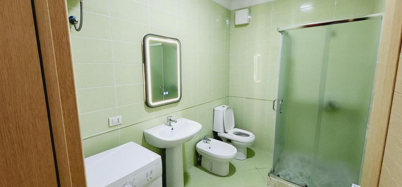 Pleasant Apartment With Free Dedicated Parking In Komuna E Parisit Tirana Kültér fotó