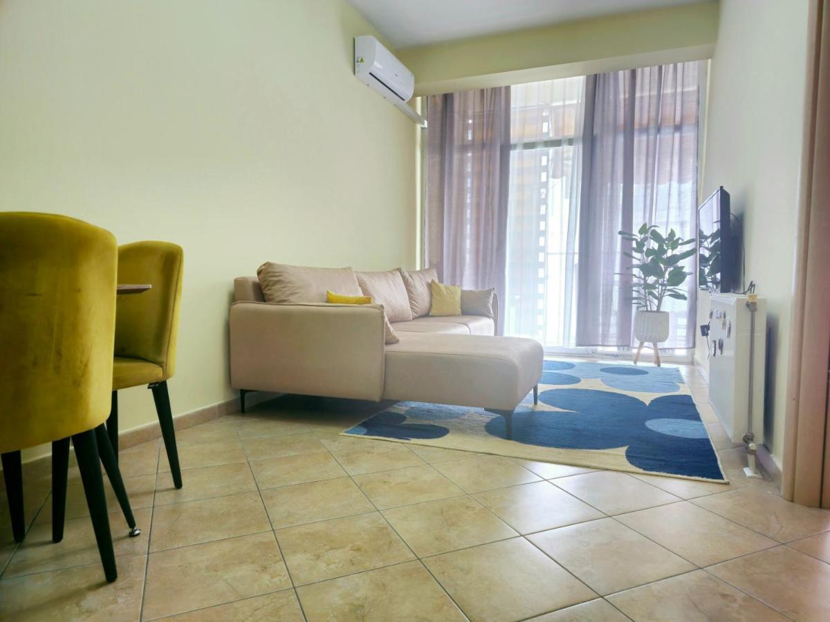 Pleasant Apartment With Free Dedicated Parking In Komuna E Parisit Tirana Kültér fotó