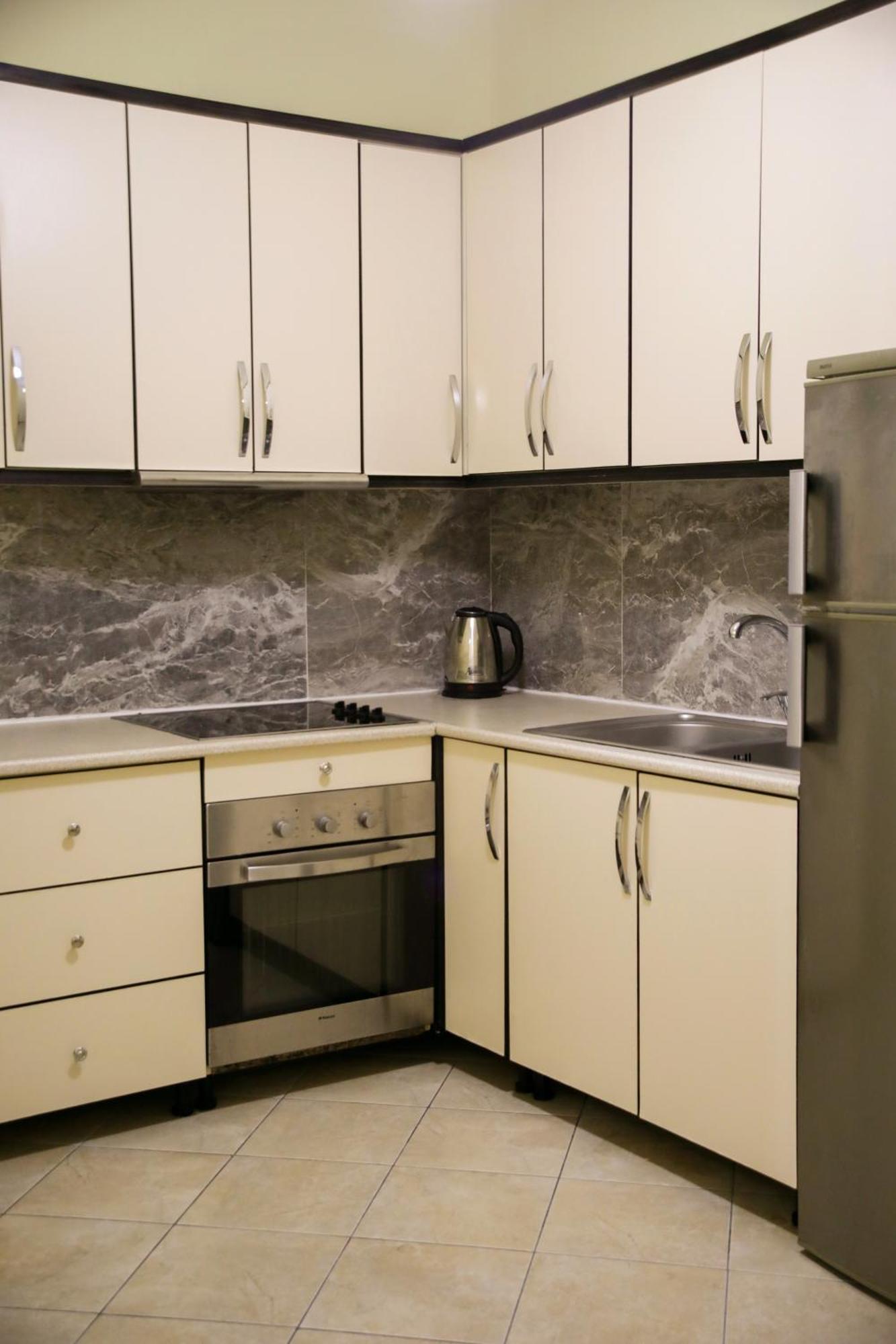 Pleasant Apartment With Free Dedicated Parking In Komuna E Parisit Tirana Kültér fotó